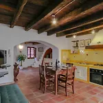 Casa Clara * مامويادا